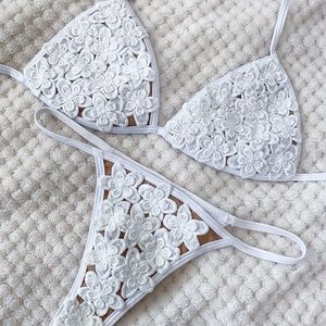 Andi Bagus Flower Bikini Set